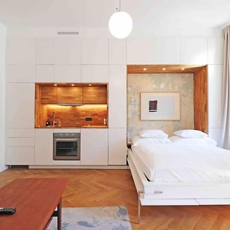 Smart Apt Mit Balkon Am Augarten Park Naehe Zentrum Vienna Luaran gambar