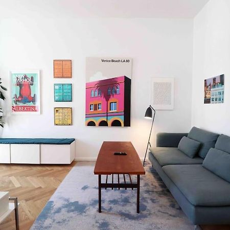 Smart Apt Mit Balkon Am Augarten Park Naehe Zentrum Vienna Luaran gambar