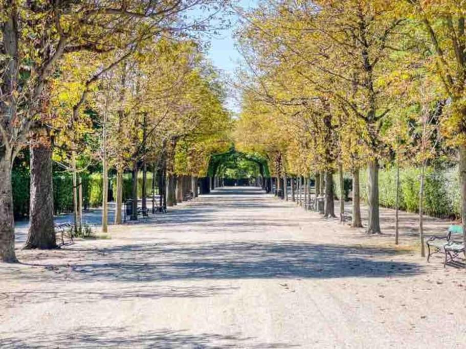 Smart Apt Mit Balkon Am Augarten Park Naehe Zentrum Vienna Luaran gambar