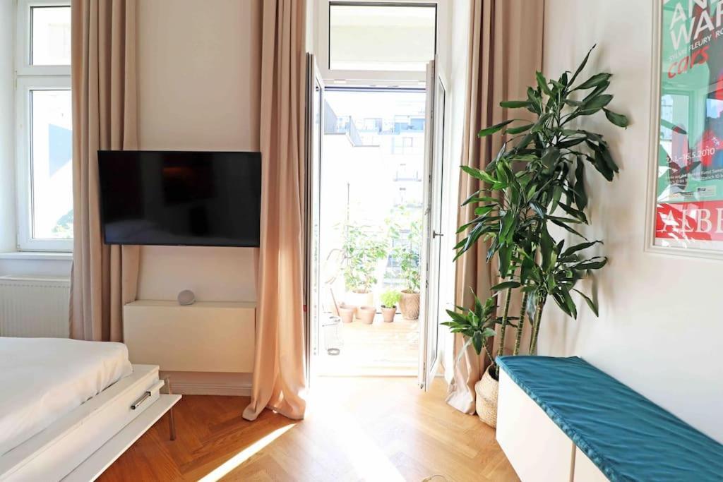 Smart Apt Mit Balkon Am Augarten Park Naehe Zentrum Vienna Luaran gambar