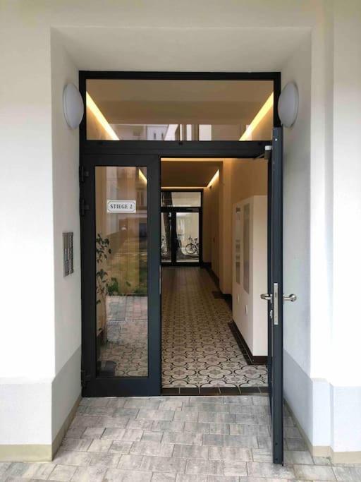 Smart Apt Mit Balkon Am Augarten Park Naehe Zentrum Vienna Luaran gambar