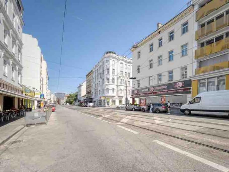Smart Apt Mit Balkon Am Augarten Park Naehe Zentrum Vienna Luaran gambar
